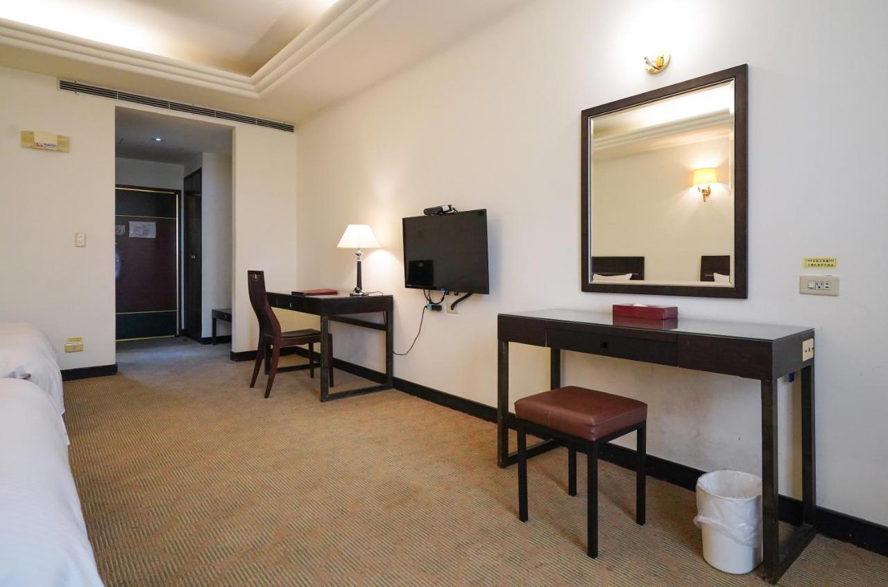 טאיצ'ונג Herkang Hotel מראה חיצוני תמונה
