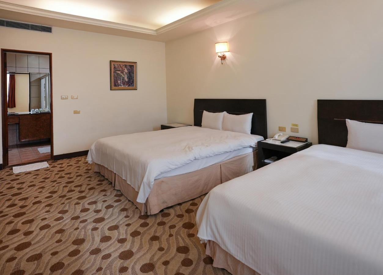 טאיצ'ונג Herkang Hotel מראה חיצוני תמונה