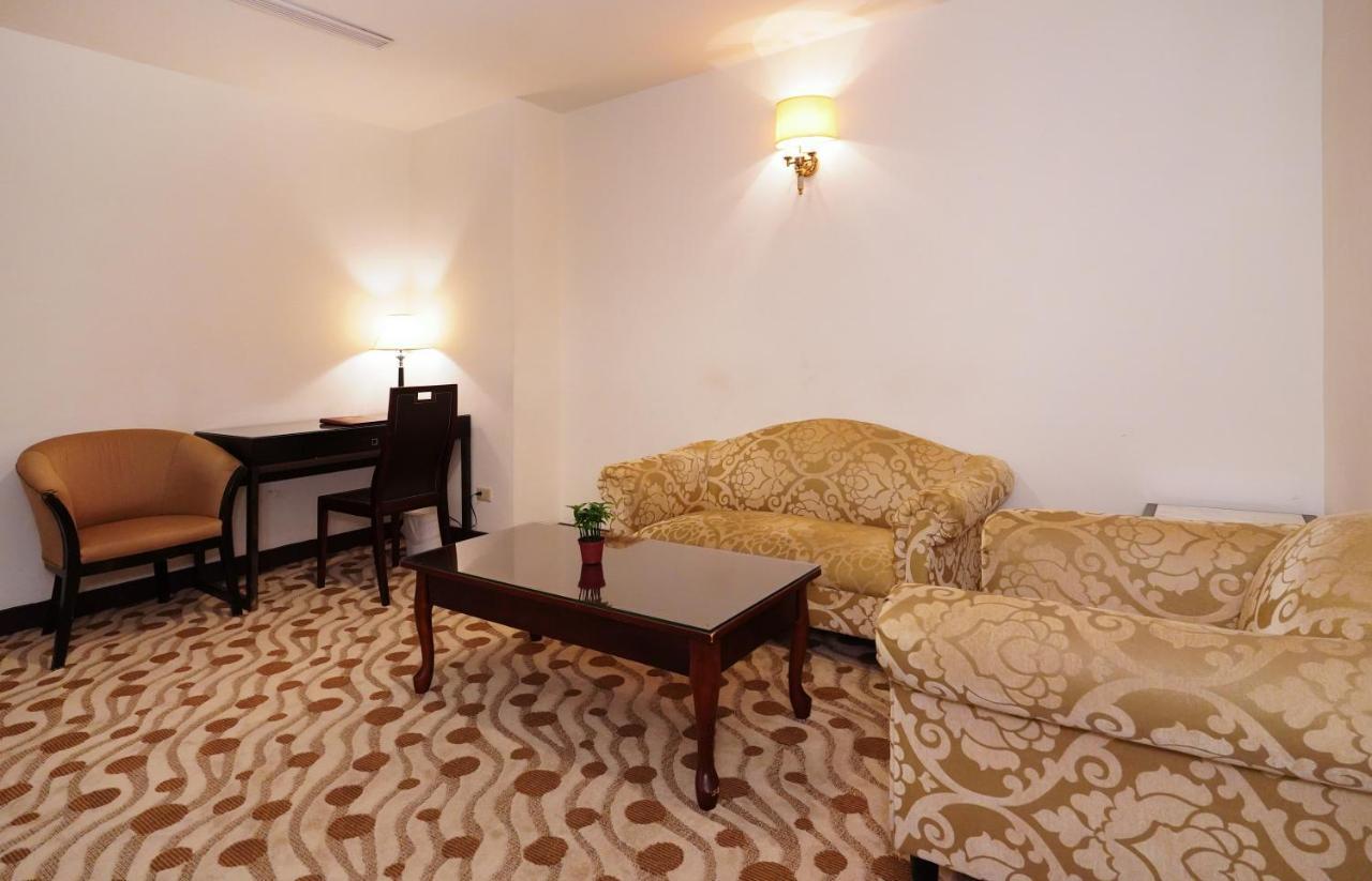 טאיצ'ונג Herkang Hotel מראה חיצוני תמונה